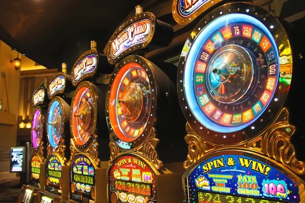 kuy mobile app interface showing live casino tables and sportsbook markets